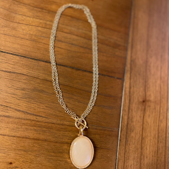 Premier Designs Mother of Pearl Necklace - Picture 5 of 5